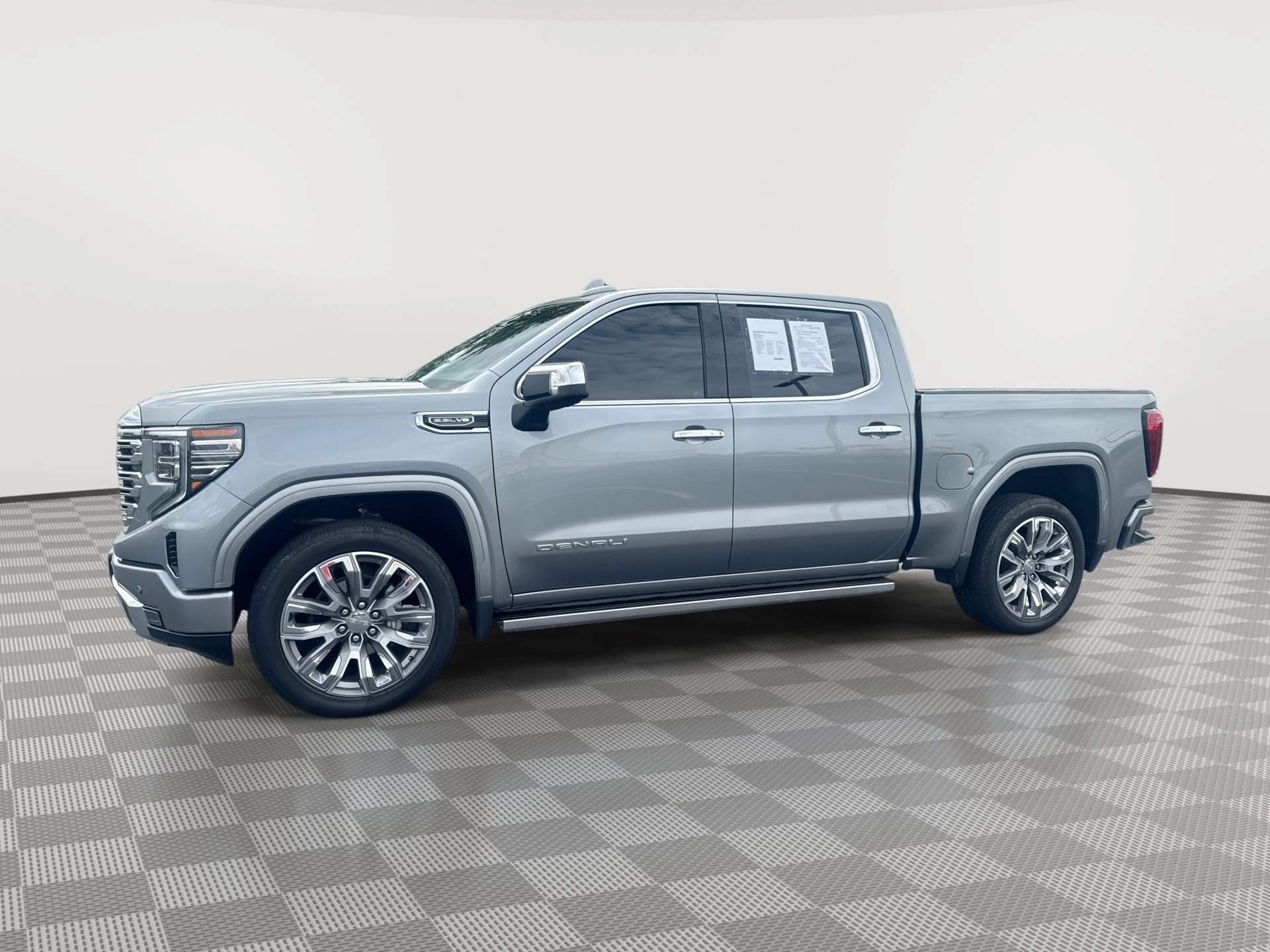 2025 GMC Sierra 4WD Crew Cab Short Box Denali's photo
