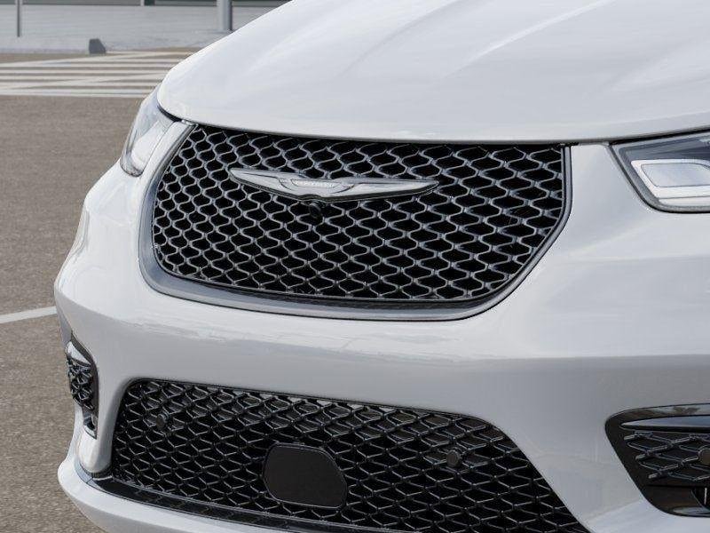 New 2026 Bright White Clear-Coat Exterior Paint Chrysler PACIFICA SELECT image 37