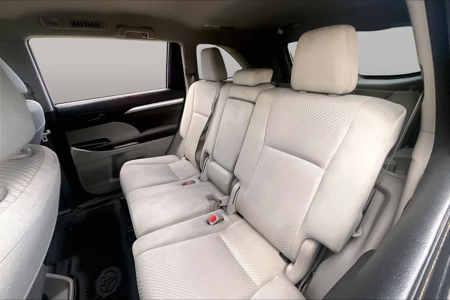Used 2018 Celestial Silver Metallic Toyota LE image 20