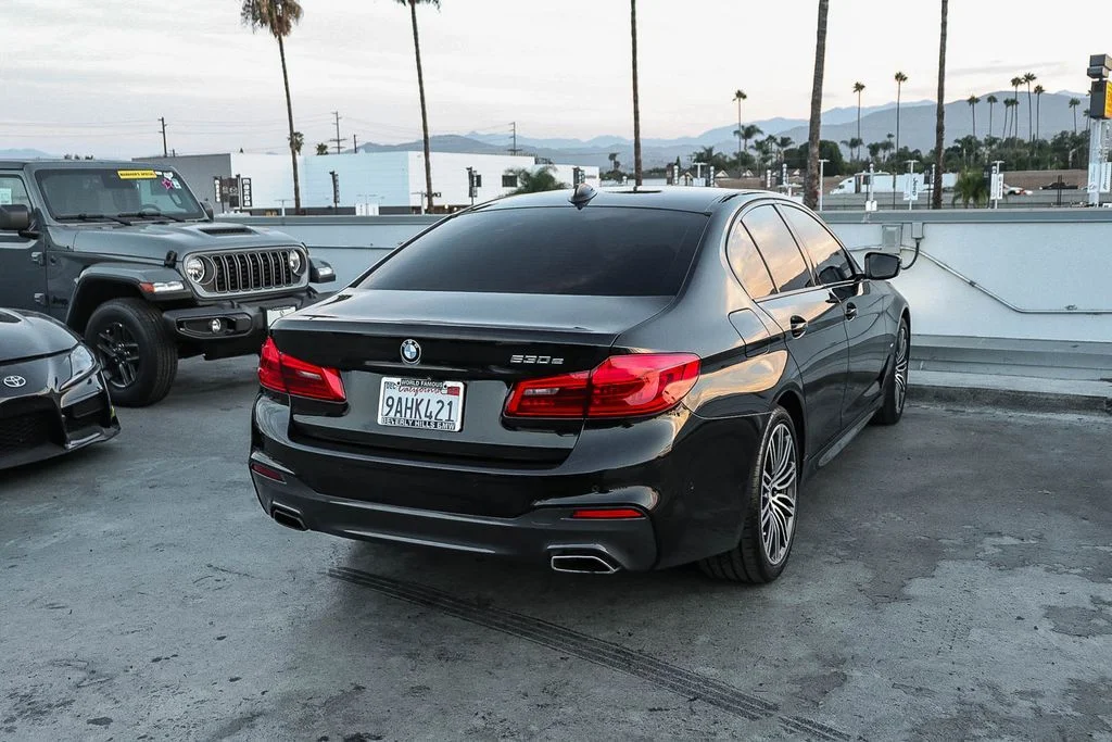 Used 2020 Black BMW 530e iPerformance image 9