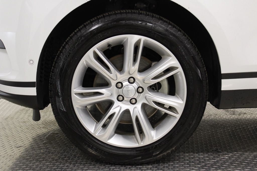 Used 2025 White Land Rover S image 15