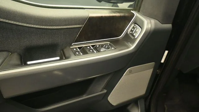 Used 2021 Black Metallic Ford Lariat image 13