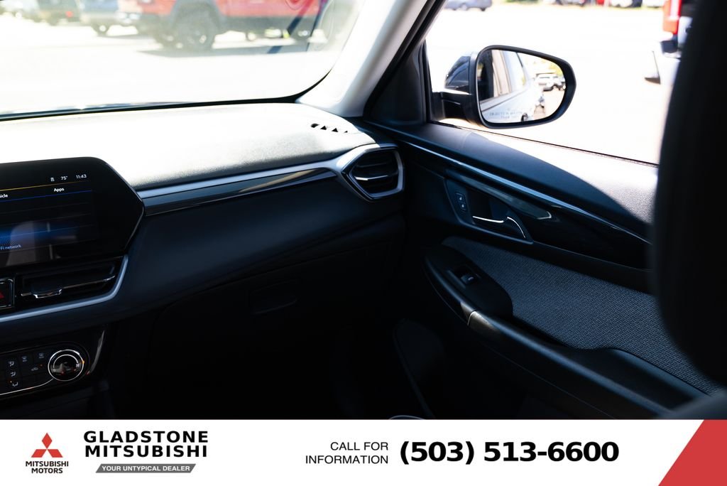 Used 2025 Black Metallic Chevrolet LT image 11
