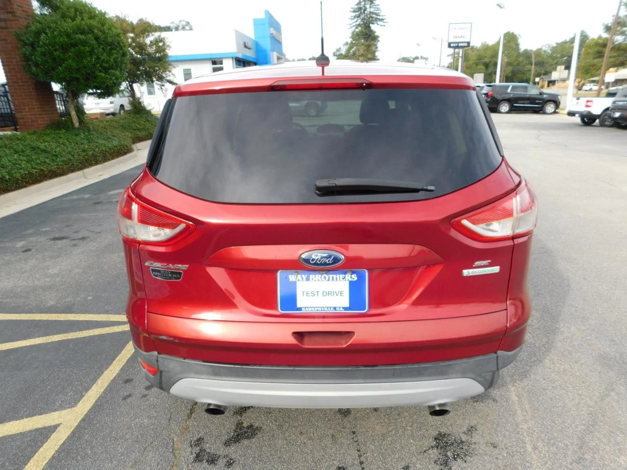 Used 2014 Red Ford FWD 4dr SE image 7