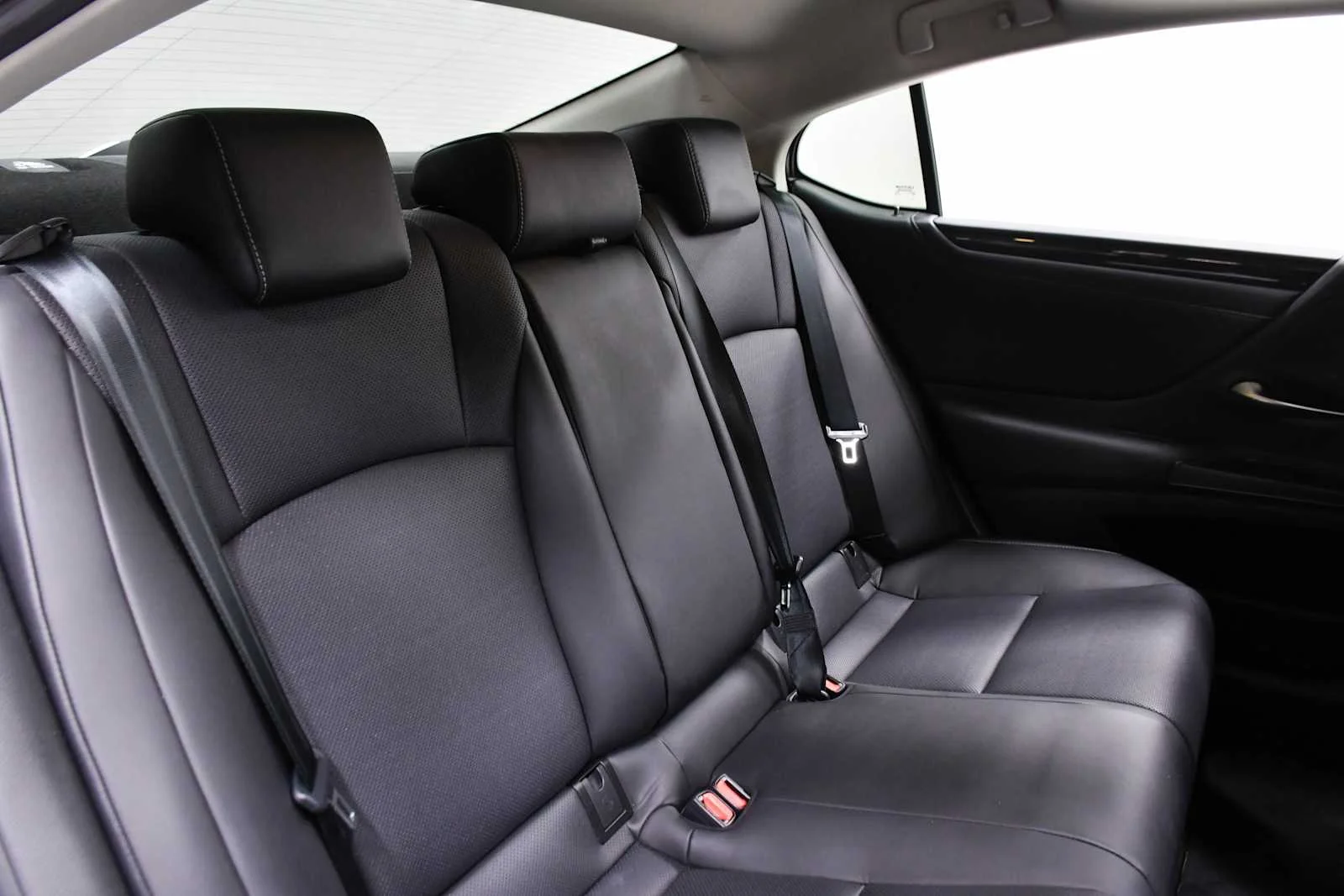 Certified Used 2020 Atomic Silver Lexus  image 23