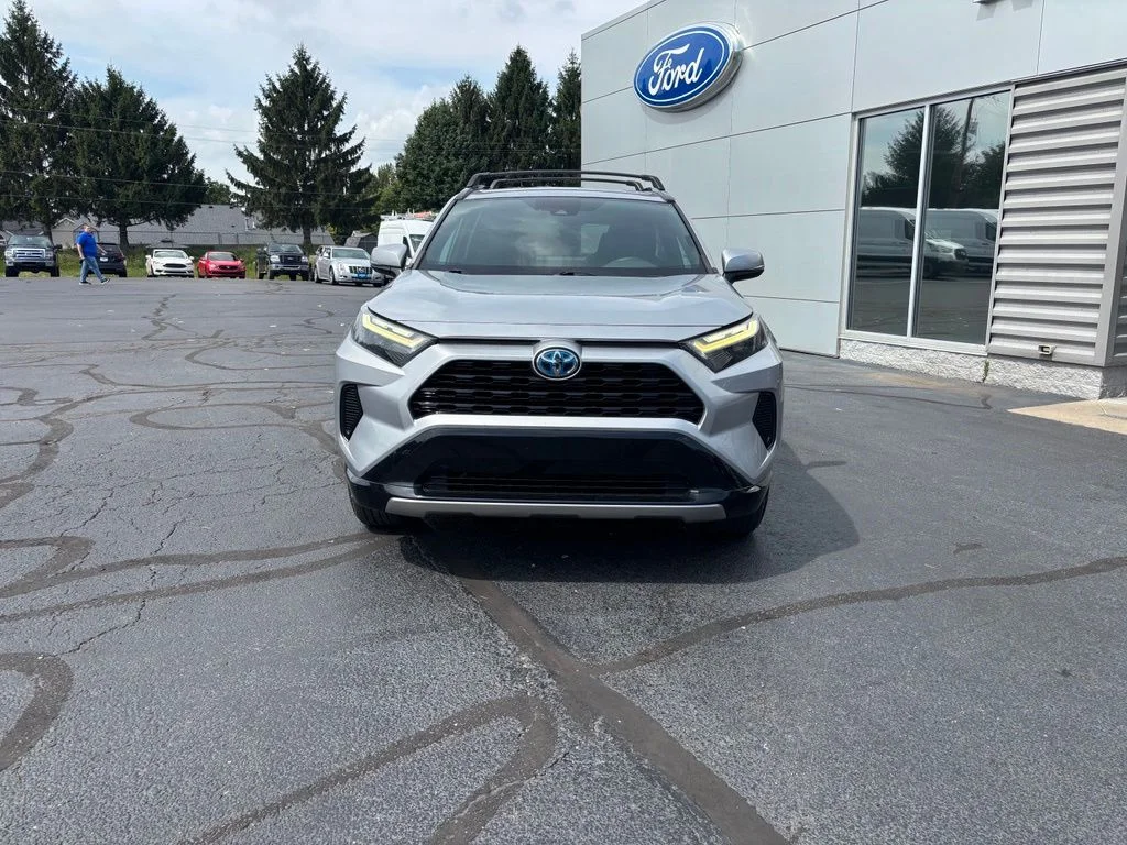 Used 2022 Silver Toyota SE image 10