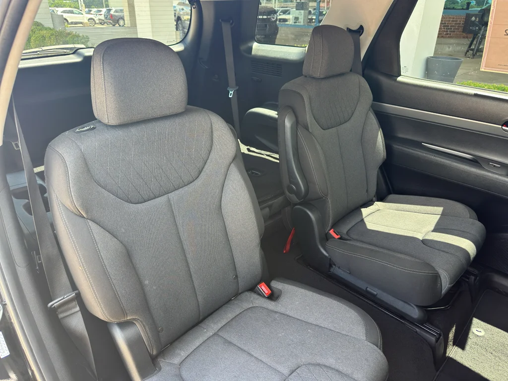 Used 2022  Hyundai SEL image 35