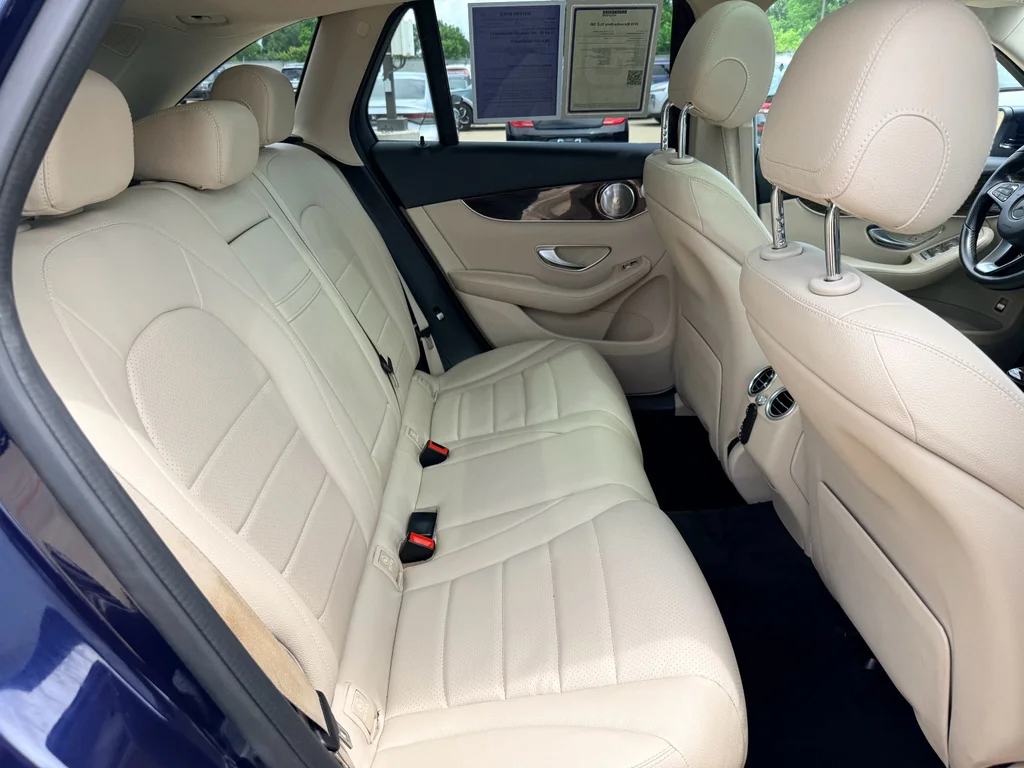 Used 2016 Lunar Blue Metallic Mercedes-Benz 300 image 27