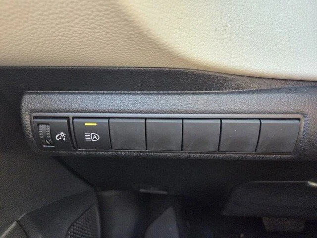 Used 2026 Wind Chill Pearl Toyota LE image 11