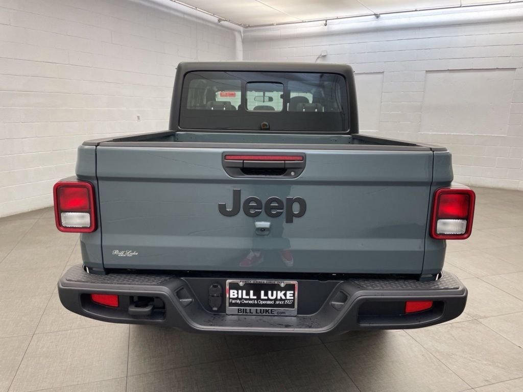 New 2026 Anvil Clear-Coat Exterior Paint Jeep Sport image 4