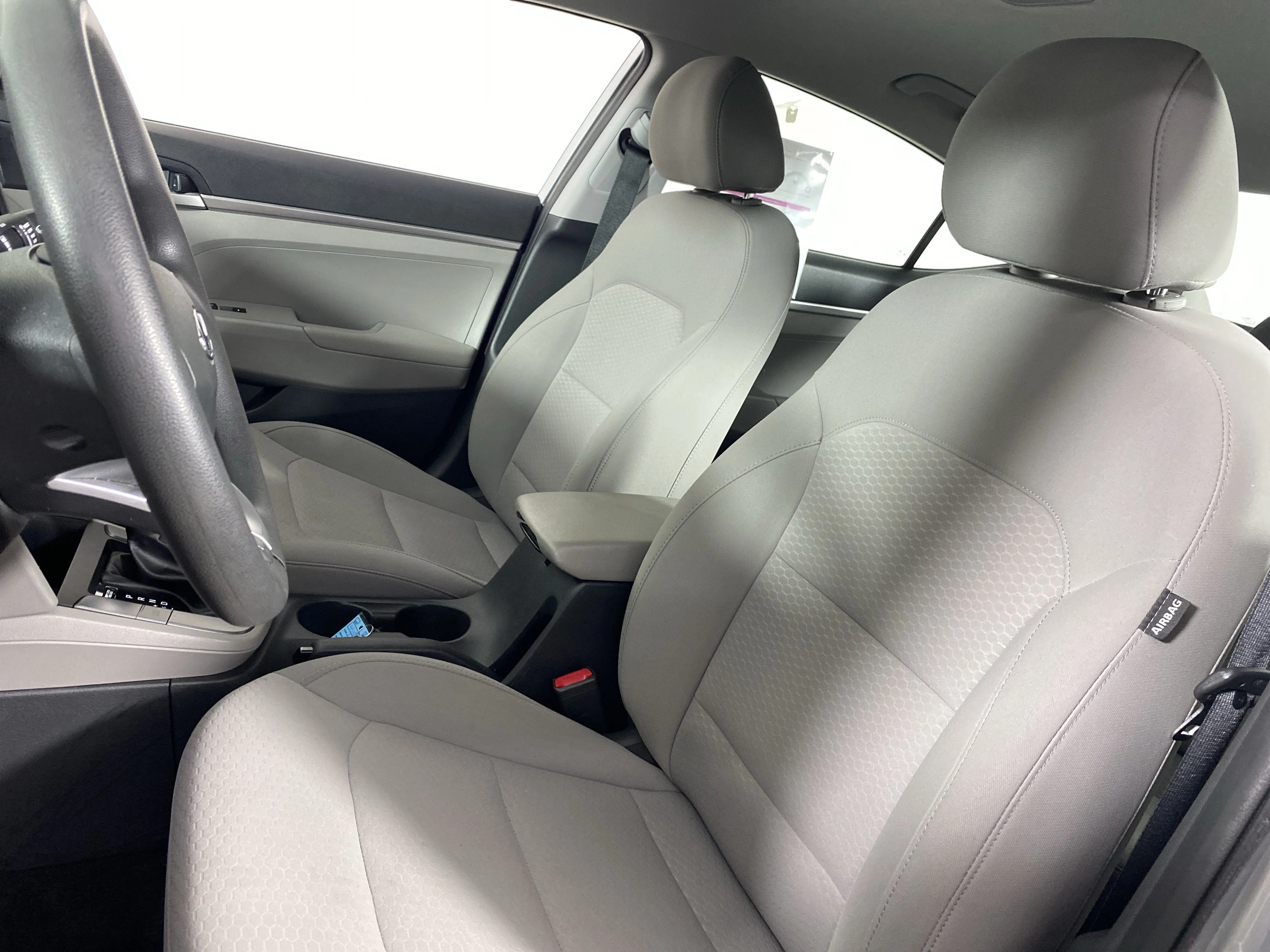 Used 2020 Stellar Silver Hyundai SE image 14