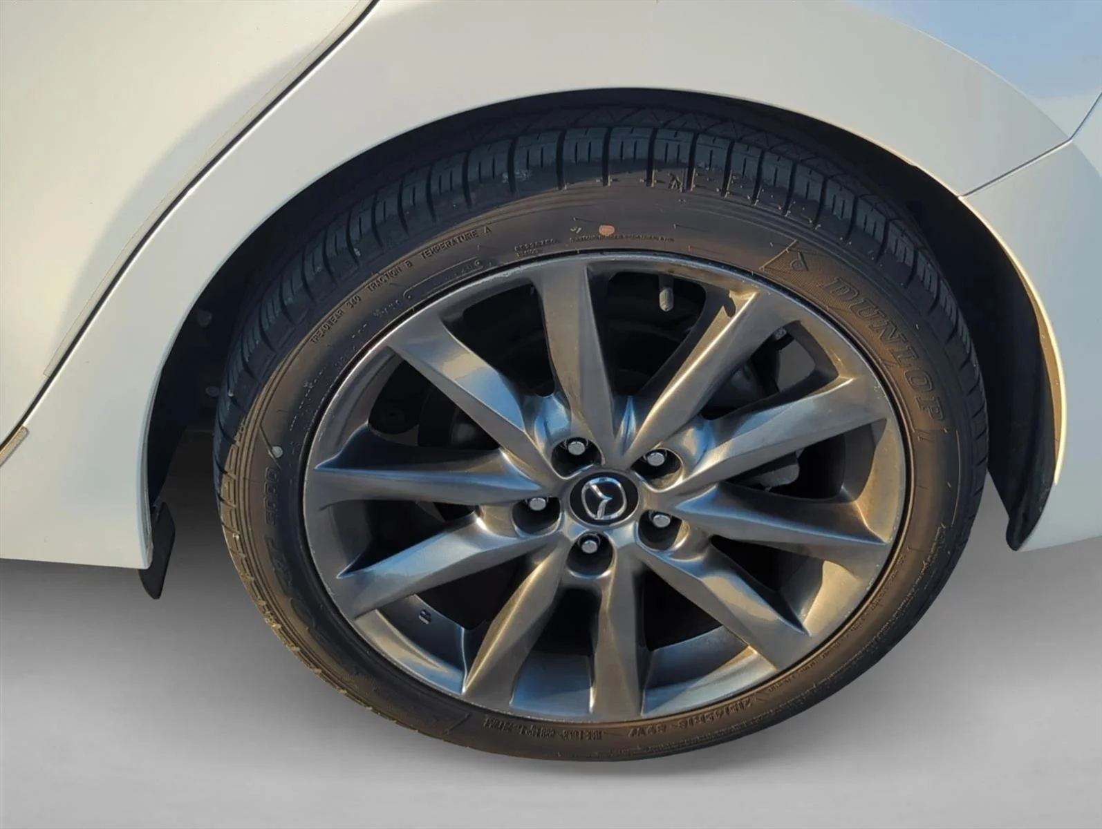Used 2018 Snowflake White Pearl Mica Mazda Grand Touring image 7