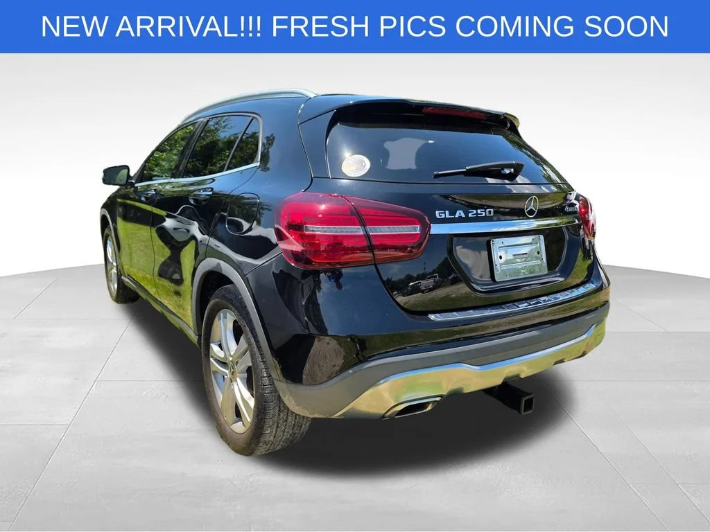Used 2018 Black Mercedes-Benz 4MATIC® image 6
