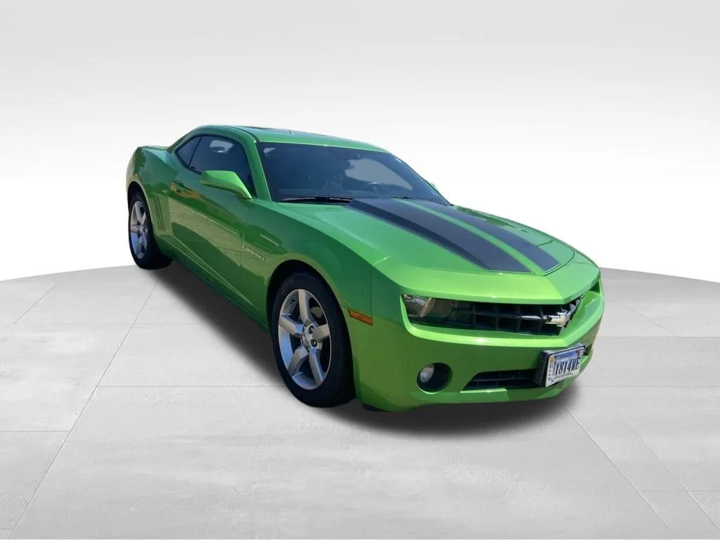 Used 2010 Green Chevrolet 1LT image 7