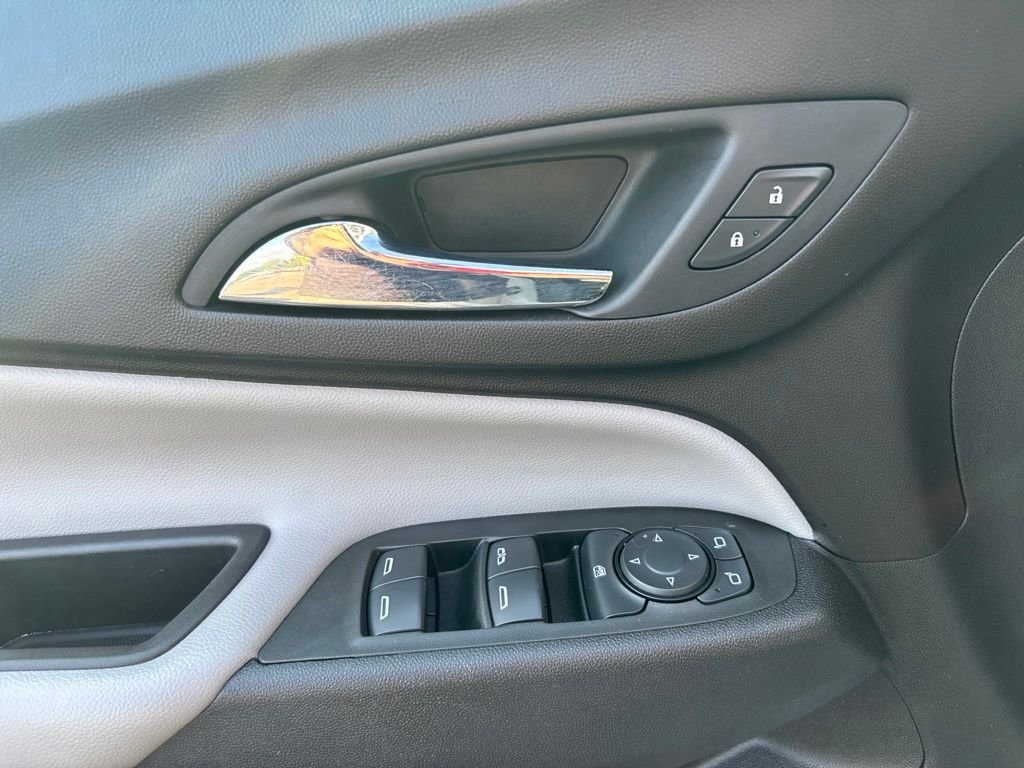 Used 2021 White Chevrolet LS image 17