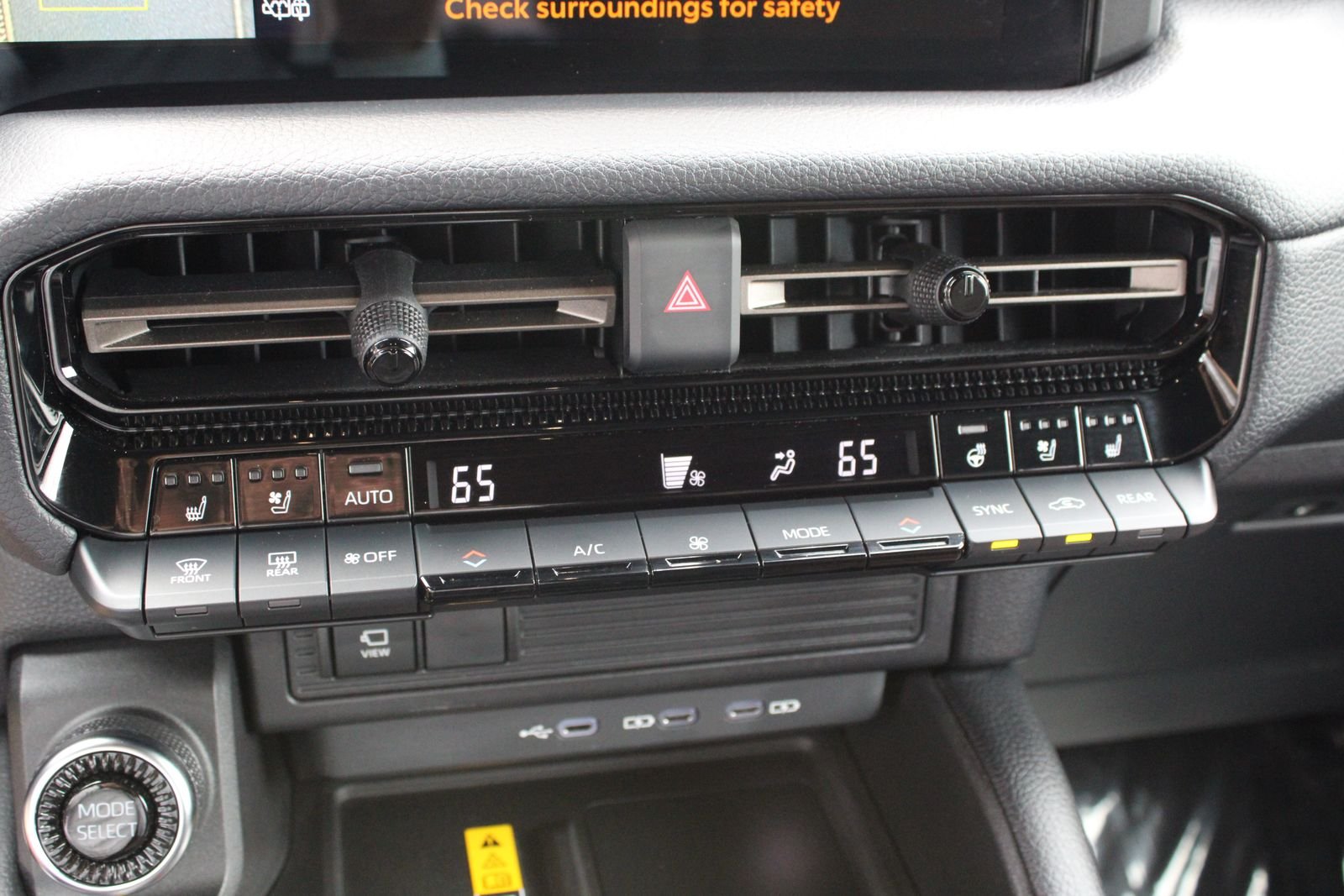 Used 2025  Toyota Base image 21