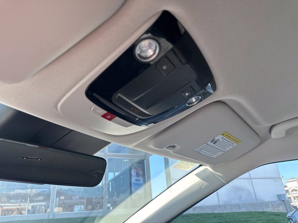 Certified Used 2024 Snow White Pearl Kia Light image 29