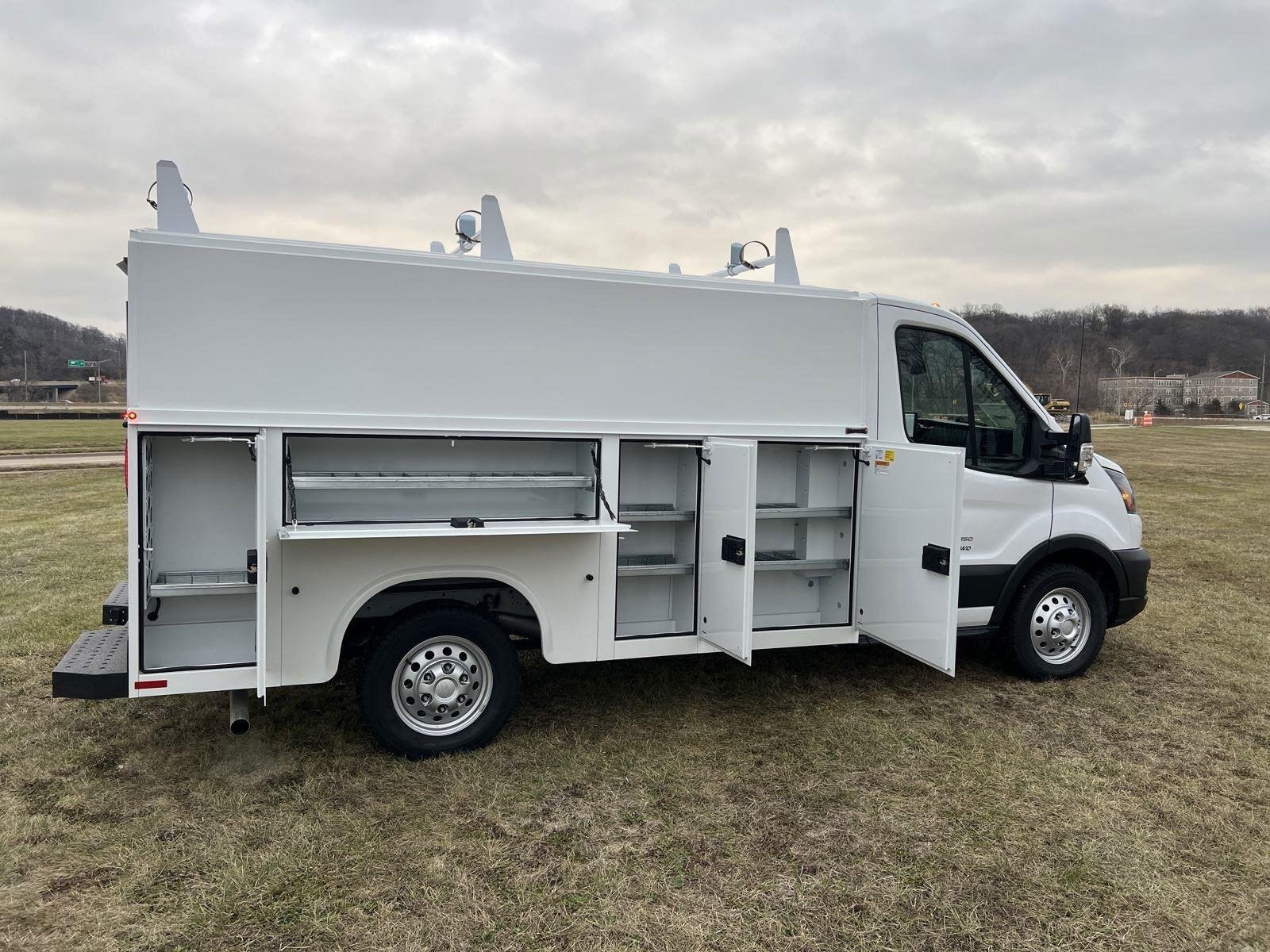 Used 2024 Oxford White Ford T350 AWD SRW image 9