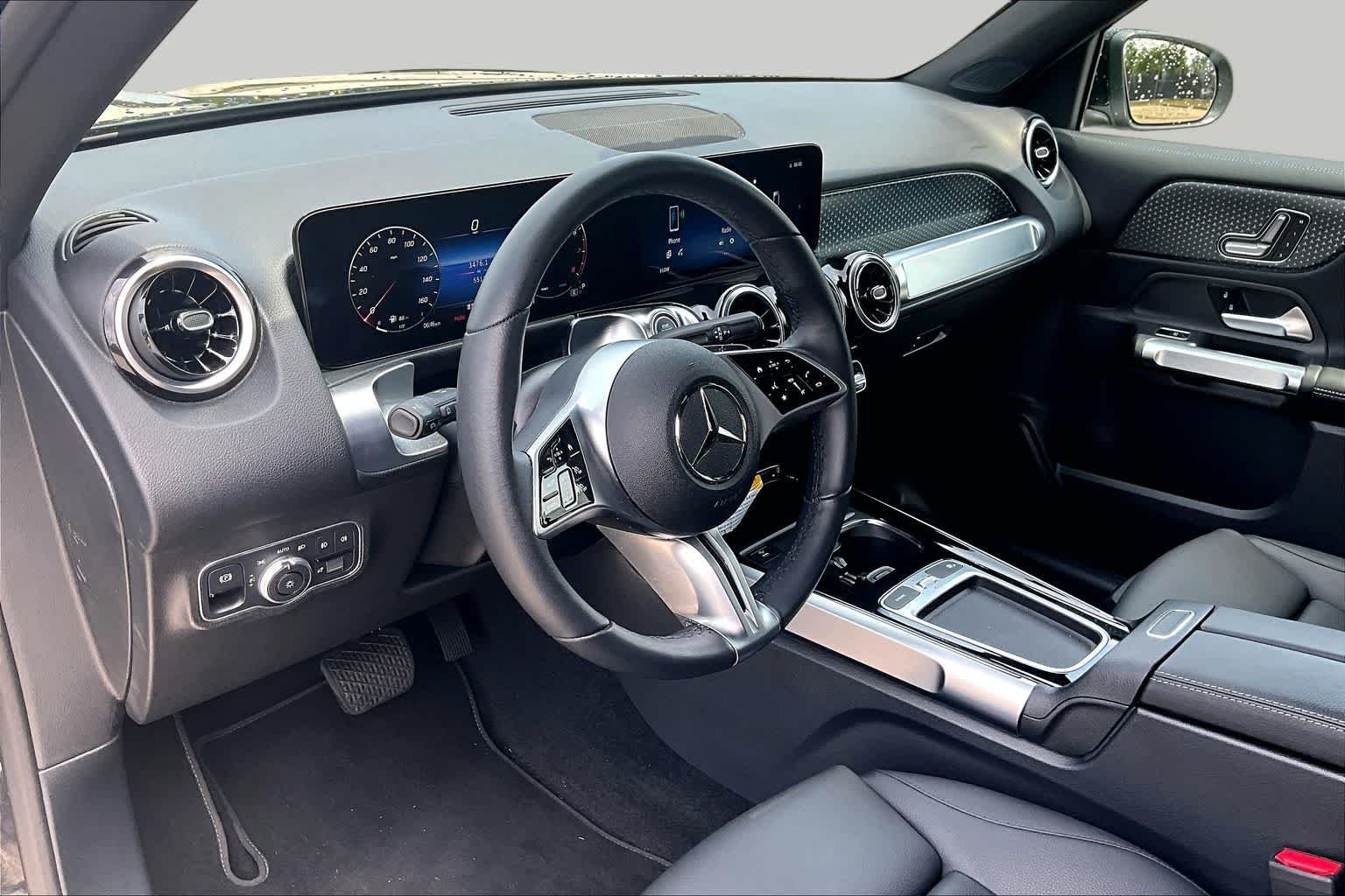 Certified Used 2025 Night Black Mercedes-Benz GLB 250 image 18