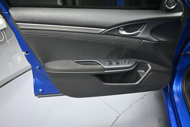 Used 2020  Honda EX image 9