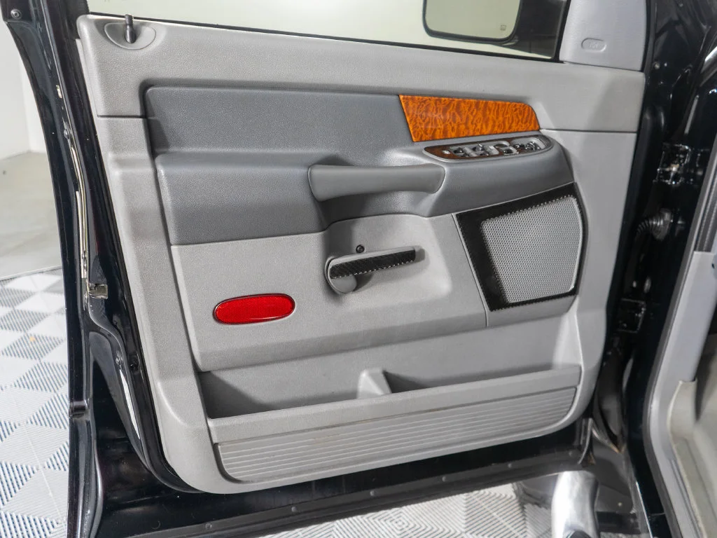 Used 2006 Black Dodge Laramie image 23