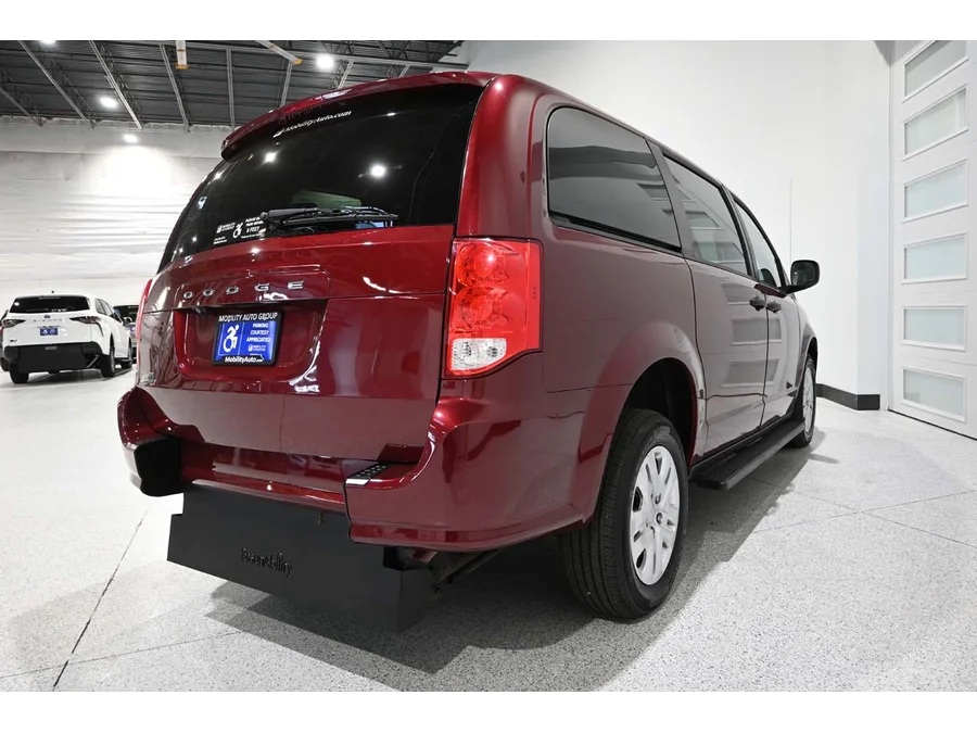 Used 2019 RED Dodge SE Handicap Mobility Van image 6