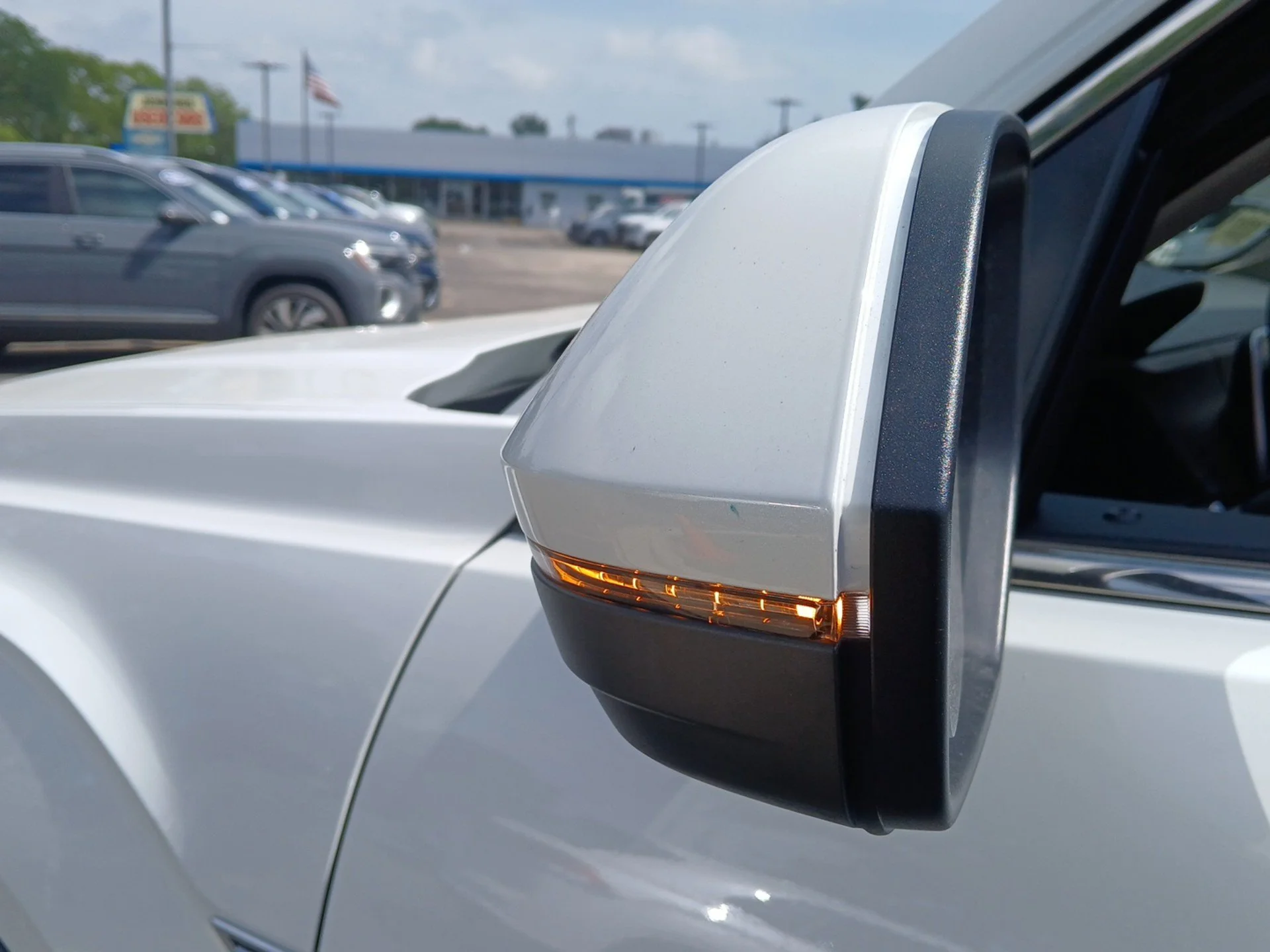 New 2026 Opal White Pearl Volkswagen 2.0T SEL Premium R-Line image 29
