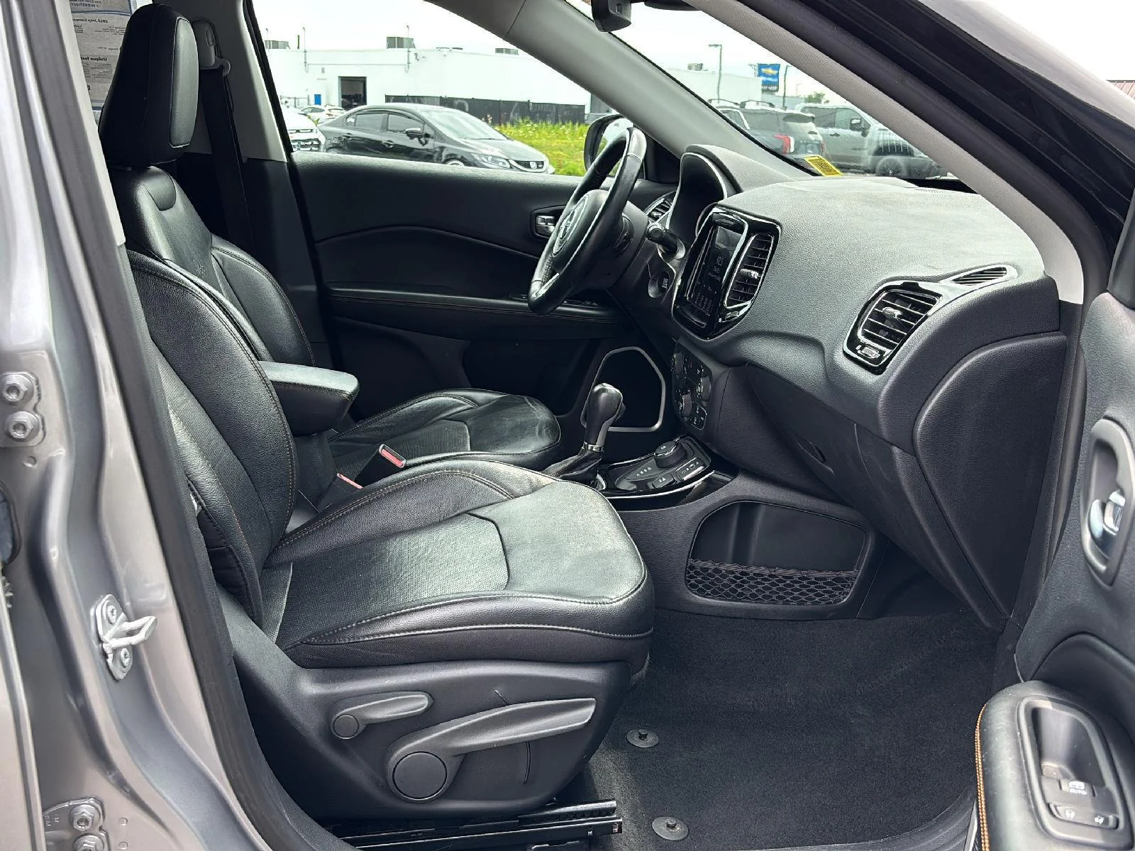 Used 2019 Gy Jeep Limited image 11
