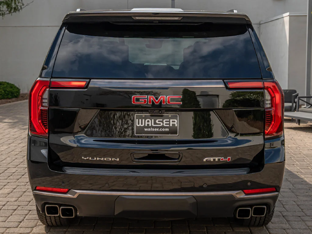 Used 2025 Onyx Black GMC AT4 Ultimate image 7