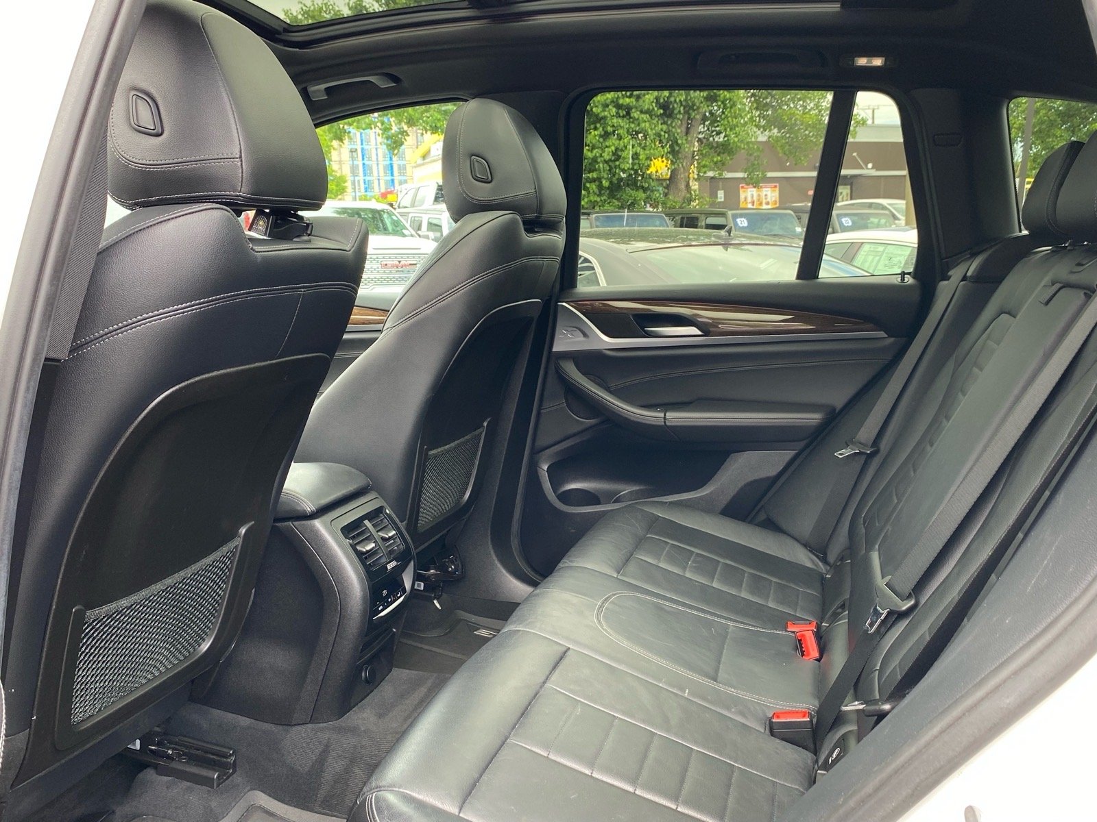 Used 2018 White BMW xDrive30i image 19