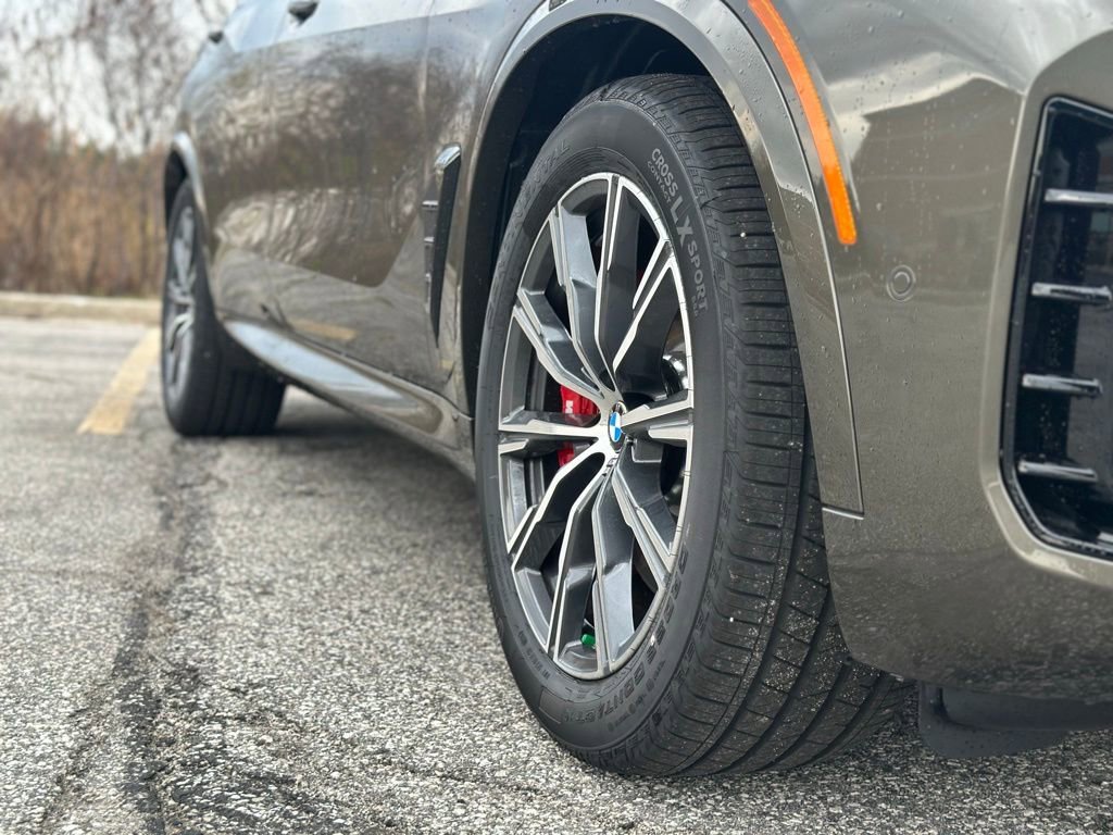 New 2026 Manhattan Green Metallic BMW xDrive50e image 9
