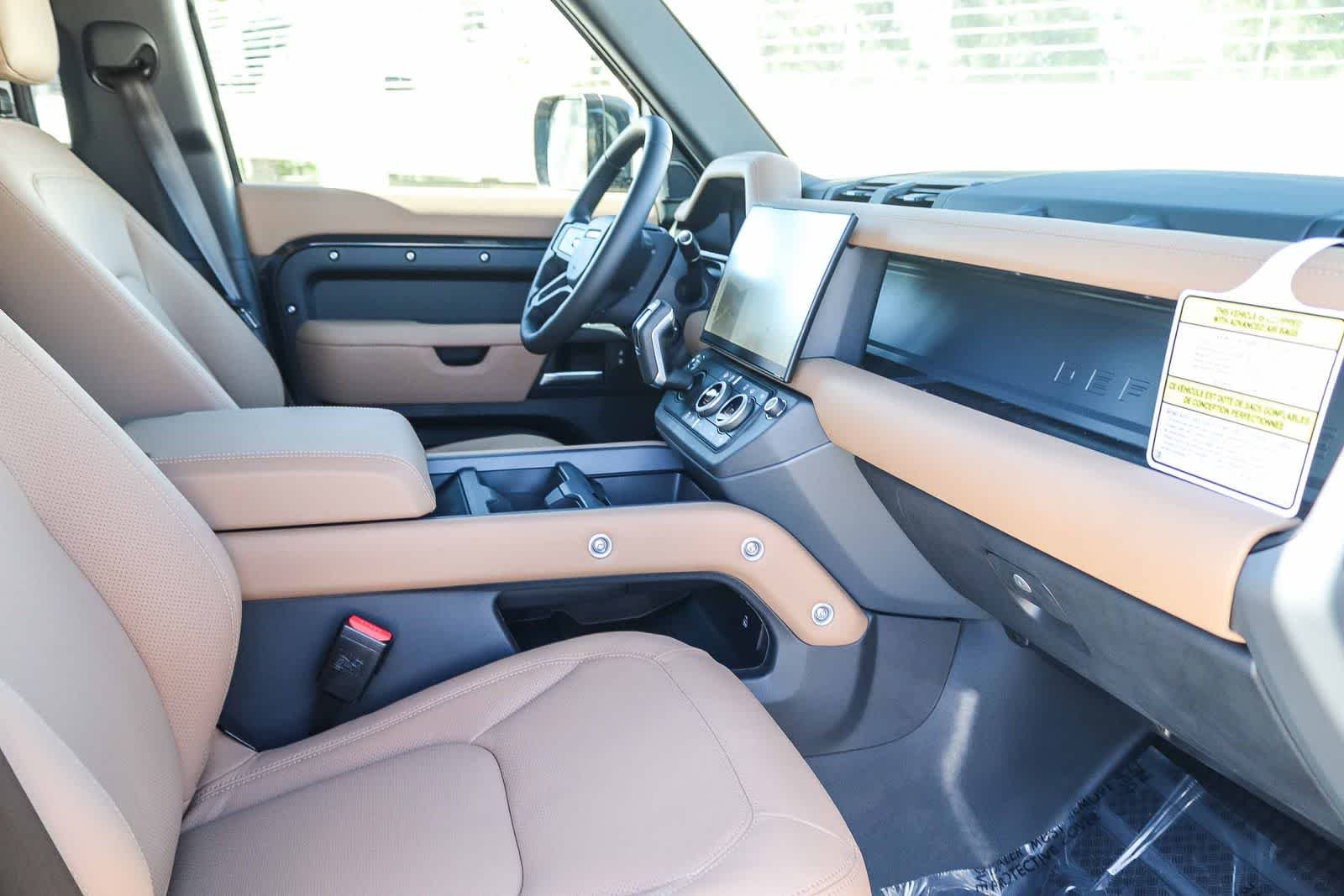 New 2026 Carpathian Grey Land Rover X-Dynamic SE image 15