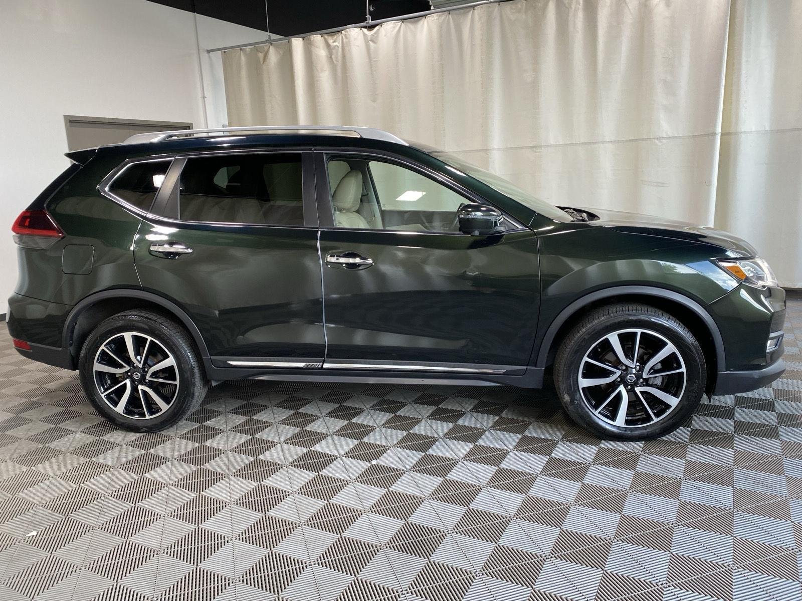 Used 2020 Midnight Pine Metallic Nissan SL image 8