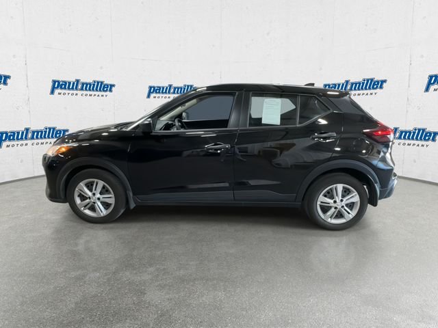 Certified Used 2025 Super Black Nissan S image 7