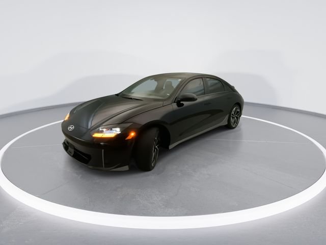 Used 2024 Black Hyundai SEL image 2