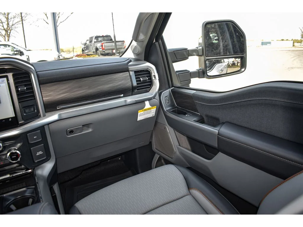 2025 Ford F-150 Lariat - Photo 10