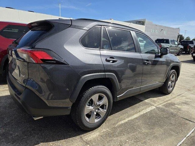 Used 2025 Magnetic Gray Metallic Toyota XLE image 4