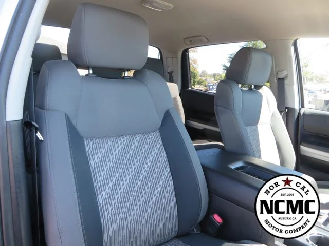 Used 2018 Silver Toyota SR5 image 54