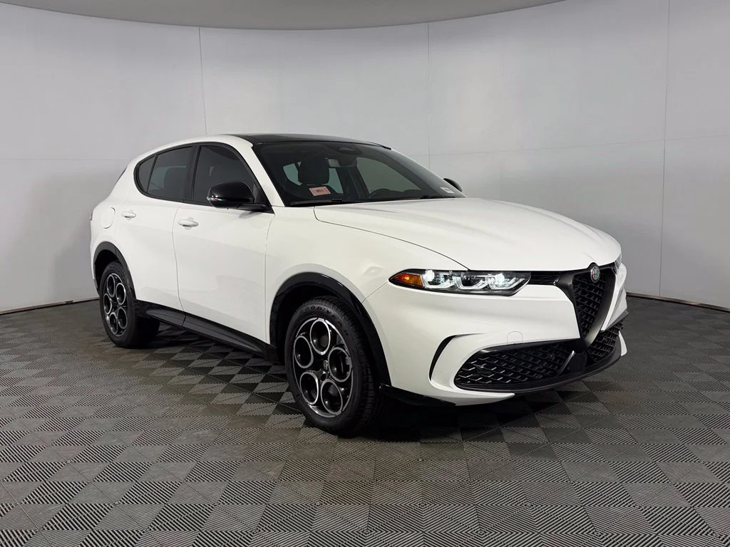 Certified Used 2025 White Alfa Romeo Base image 4