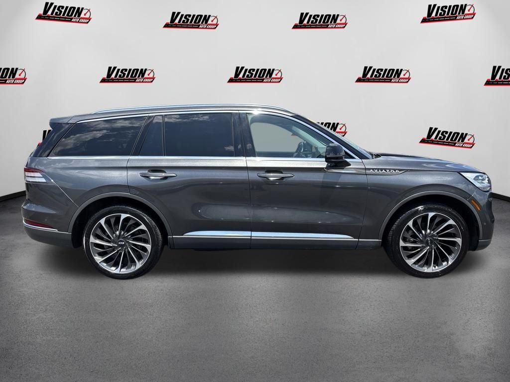 Used 2020 Gray Lincoln Reserve image 4