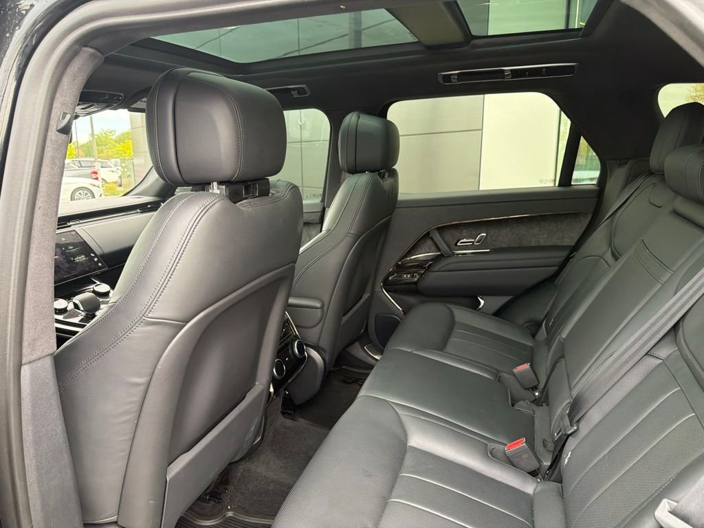 Used 2023 Black Land Rover First Edition image 10
