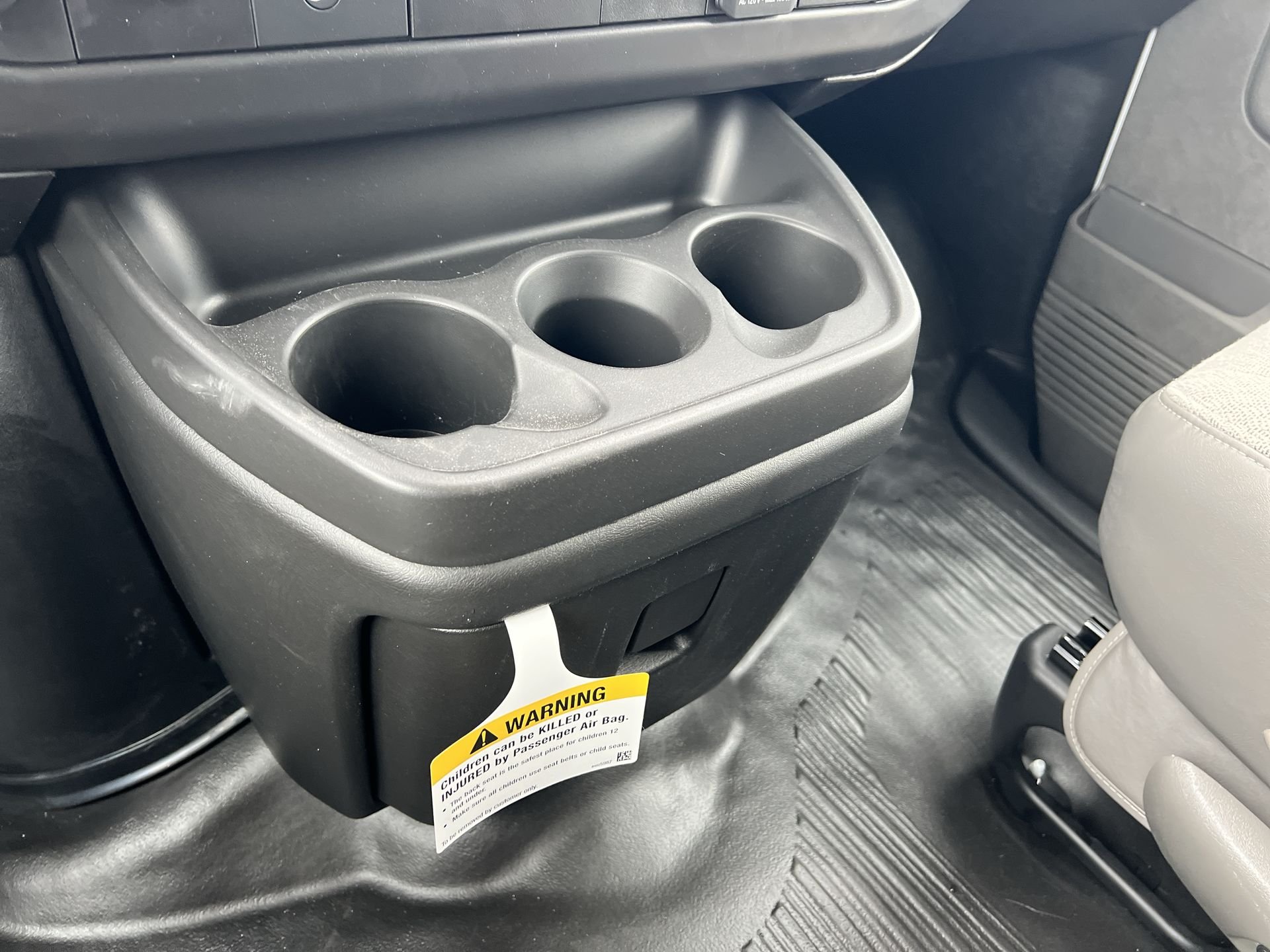 2025 Chevrolet Express Cargo Work Van - Photo 38