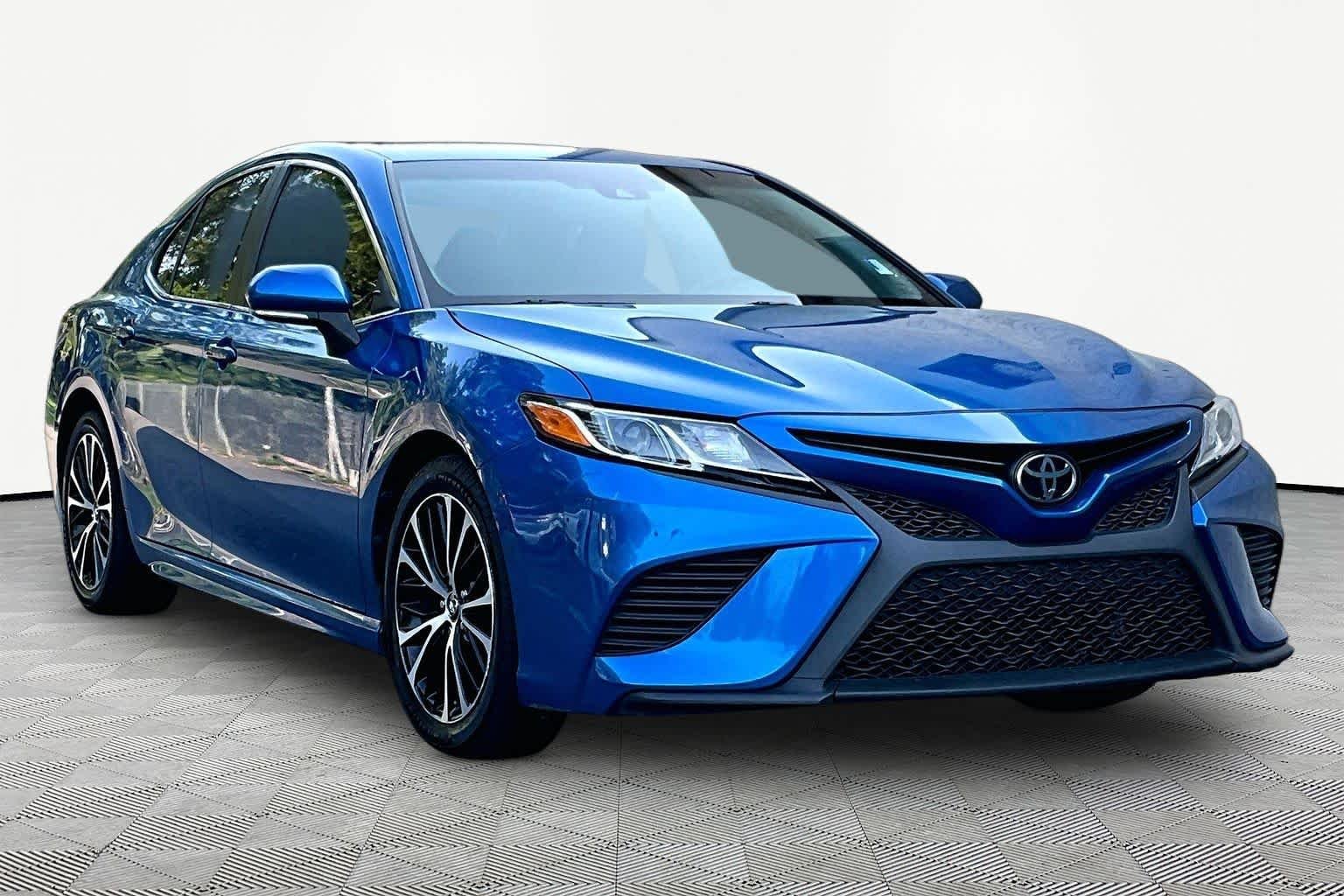 Used 2018 Blue Streak Metallic Toyota SE image 3