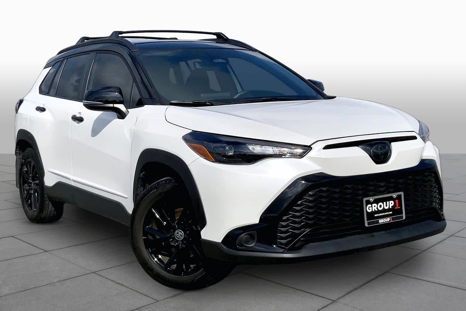 Used 2025 Wind Chill Pearl/Jet Black Toyota Hybrid Nightshade Edition image 3
