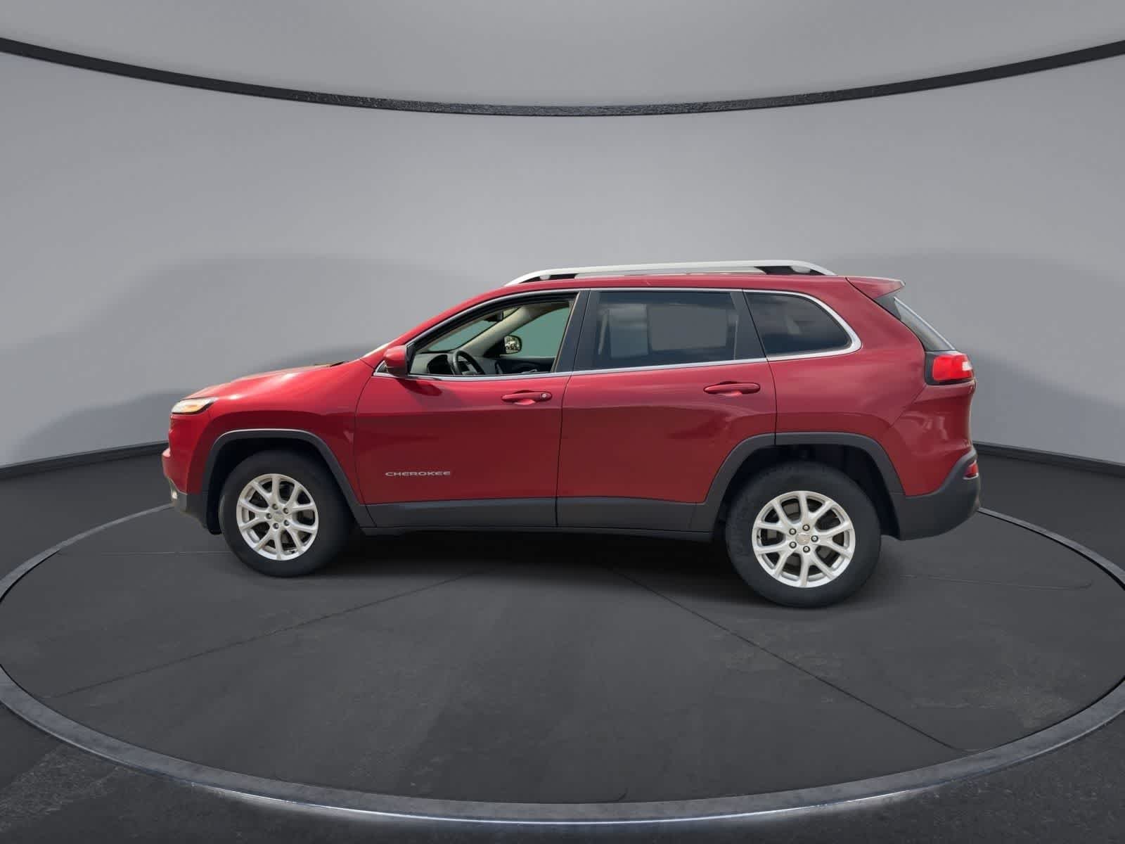Used 2015 Deep Cherry Red Crystal Pearlcoat Jeep Latitude image 5