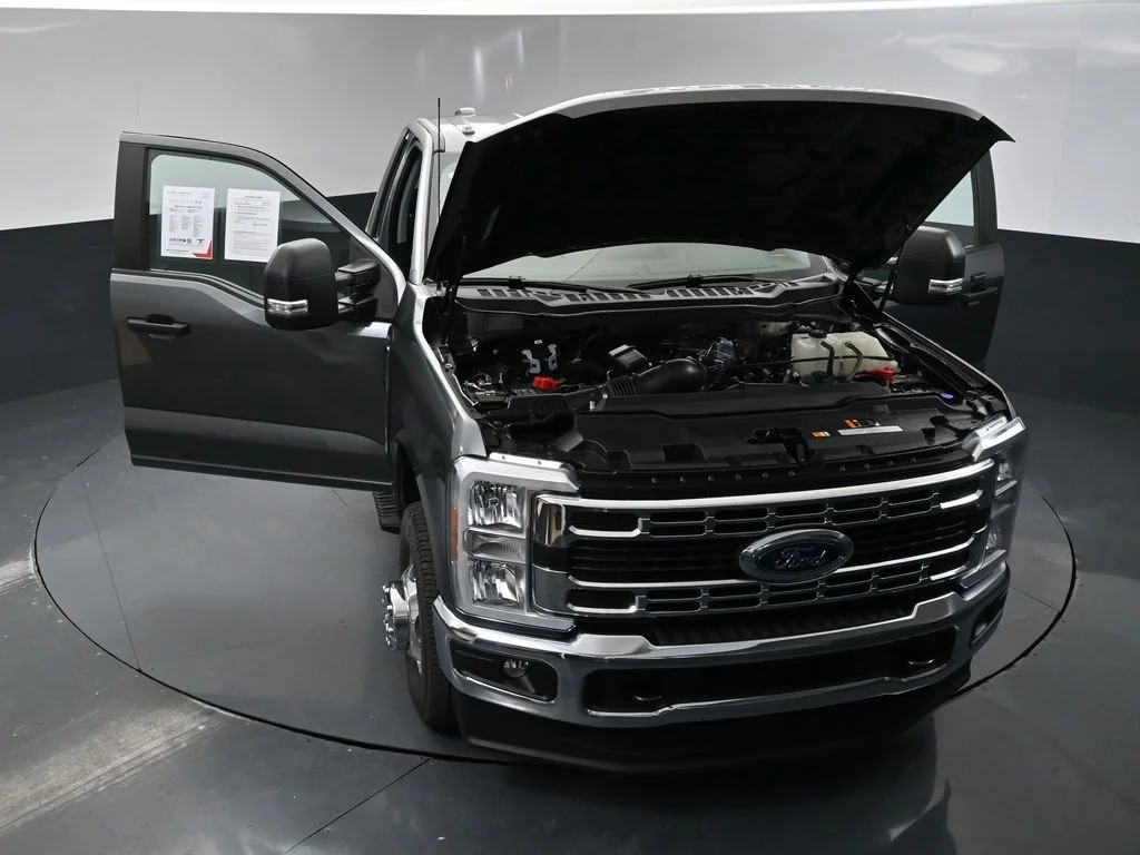 2026 Ford F-350 Super Duty Chassis Cab XLT - Photo 36