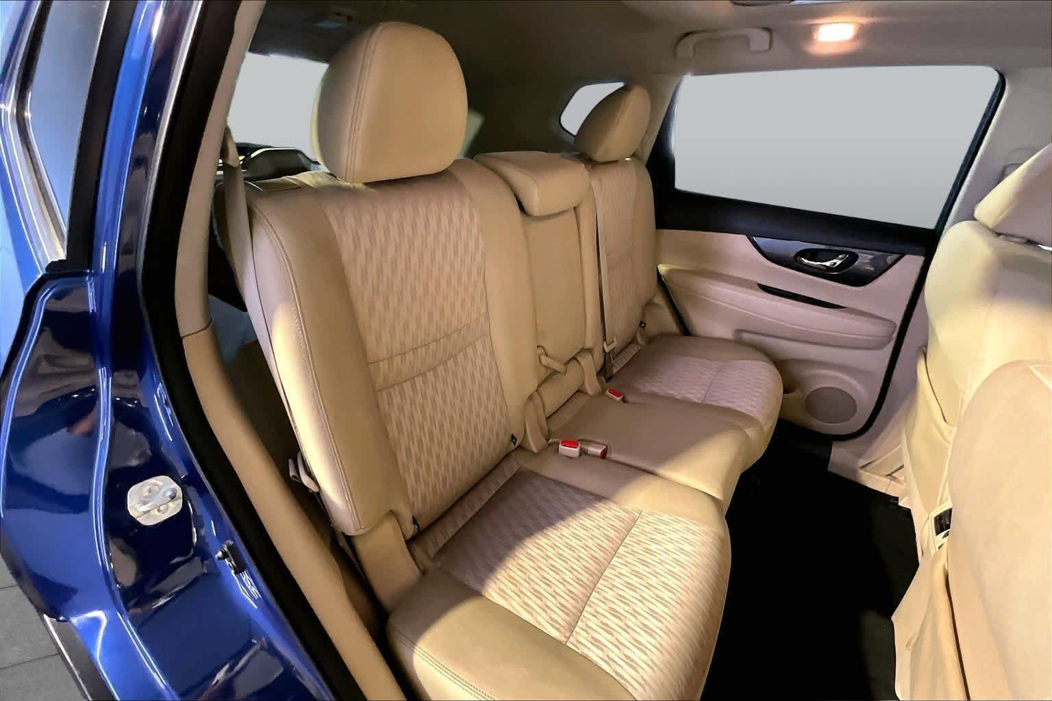 Used 2018 Caspian Blue Nissan SV image 20
