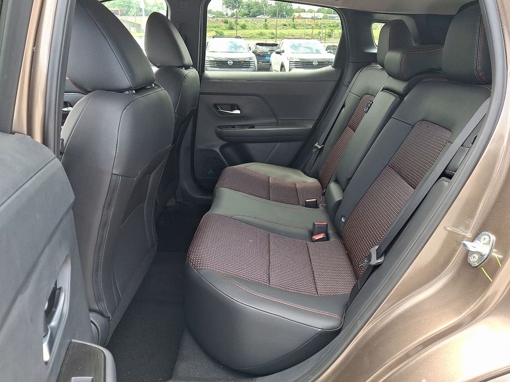 New 2026 Canyon Bronze Metallic Nissan SR image 6