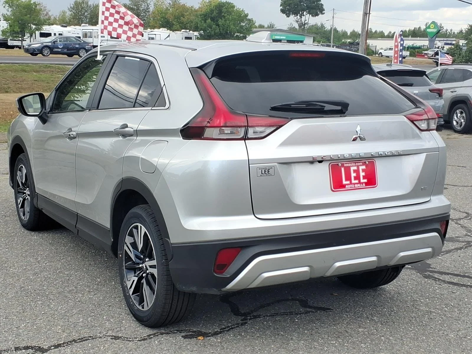 Used 2024 Silver Alloy Mitsubishi SE image 6