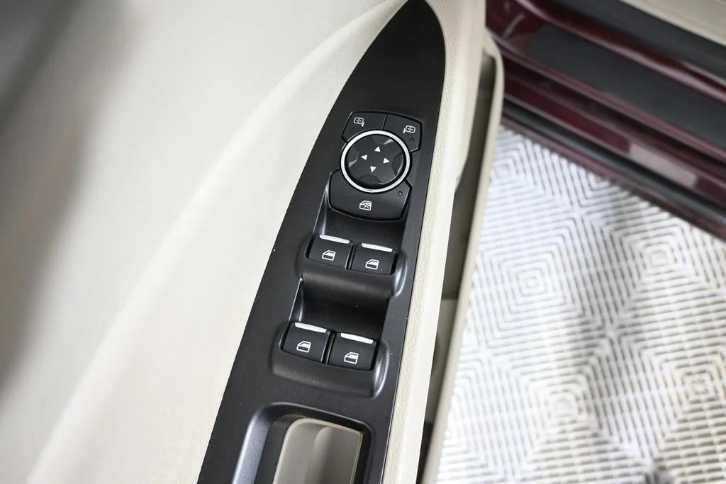 Used 2017 Red Ford SE image 20